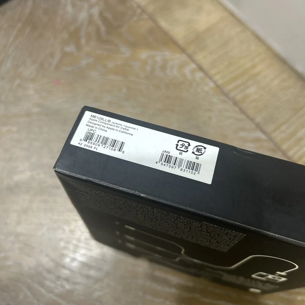 Apple Component AV Cable MB128LL/B, New in Box